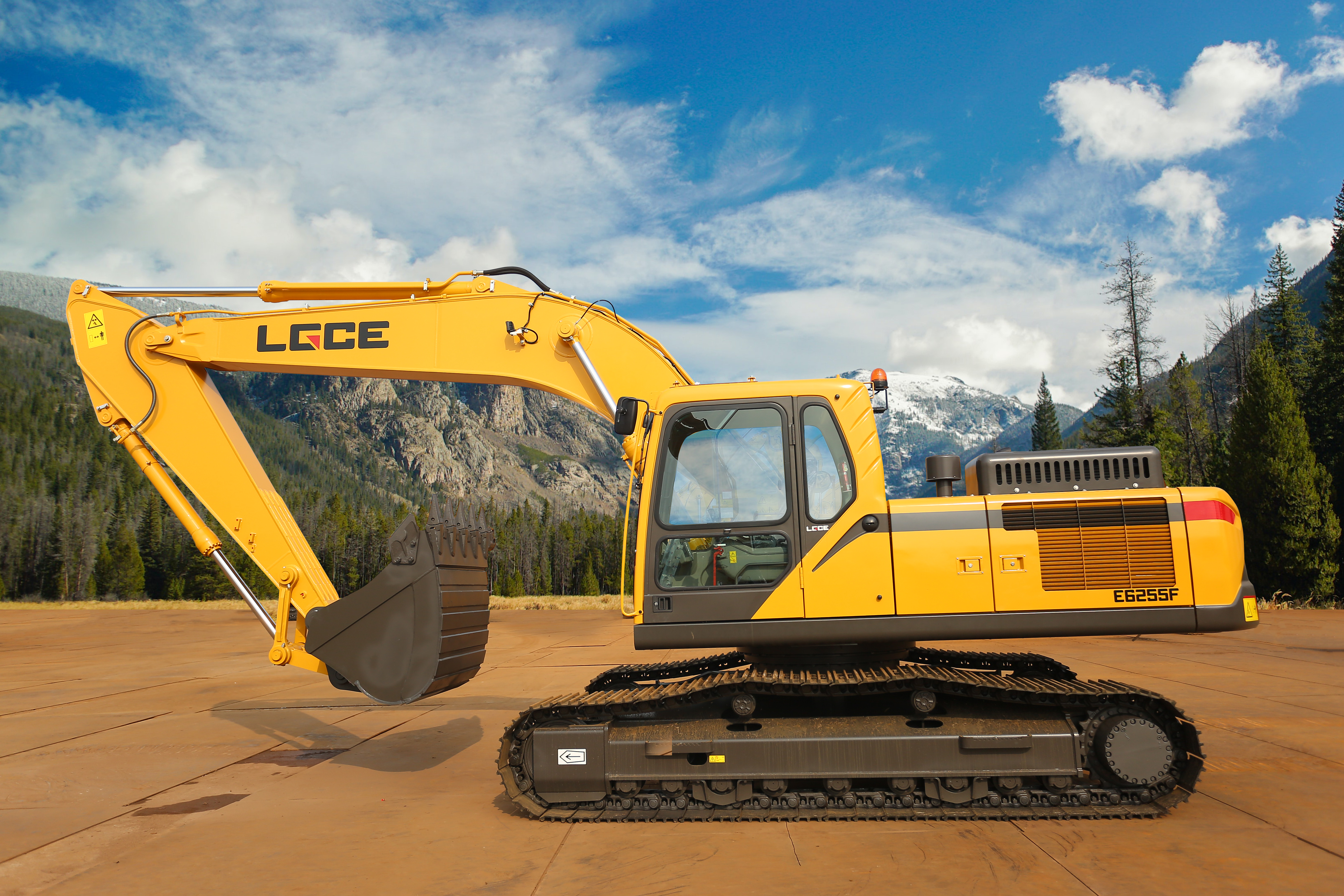 Экскаватор гусеничный LGCE E6255F