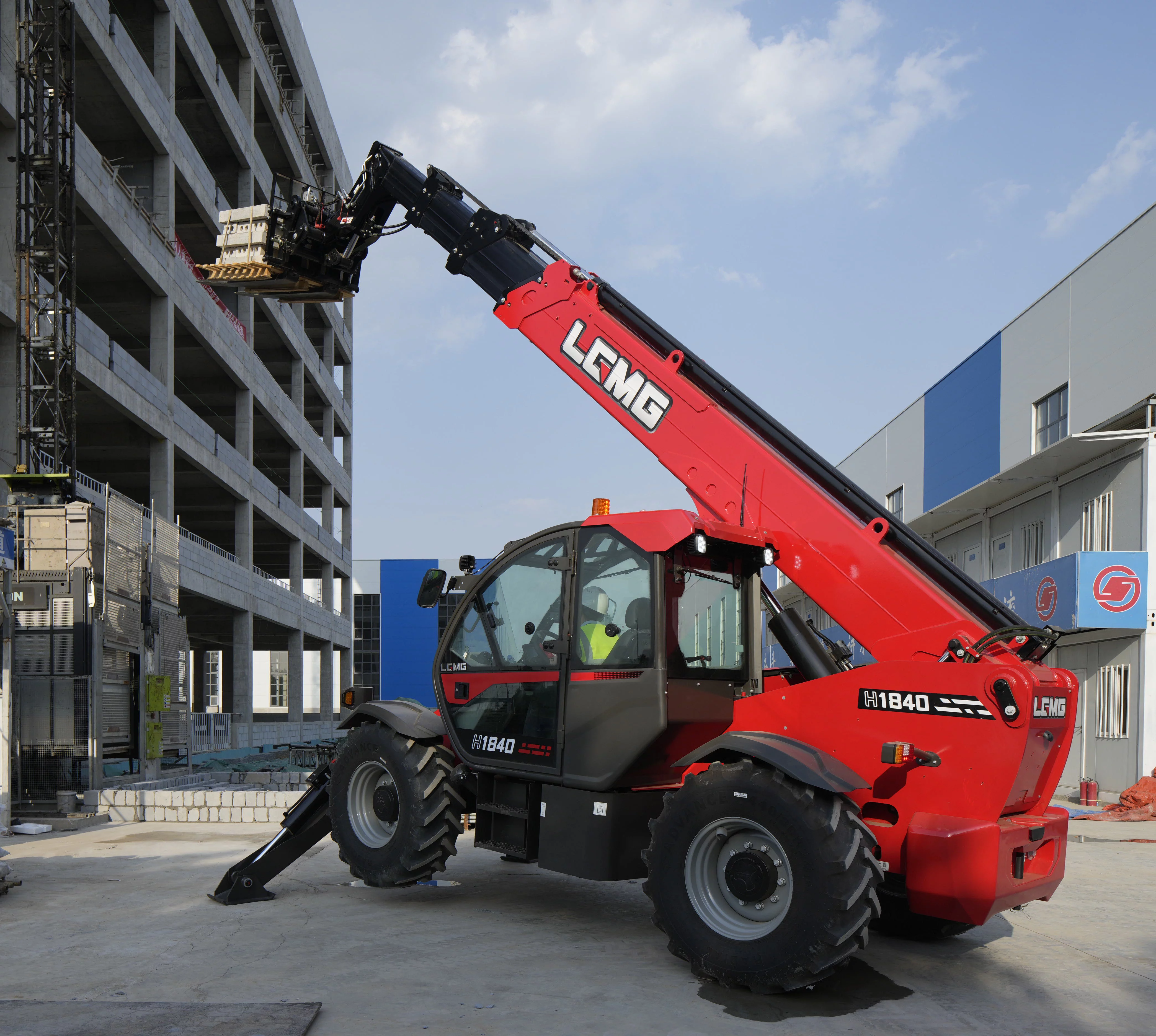 Телескопический погрузчик LGMG H1840 (двигатель Yuchai, гидродинамика)