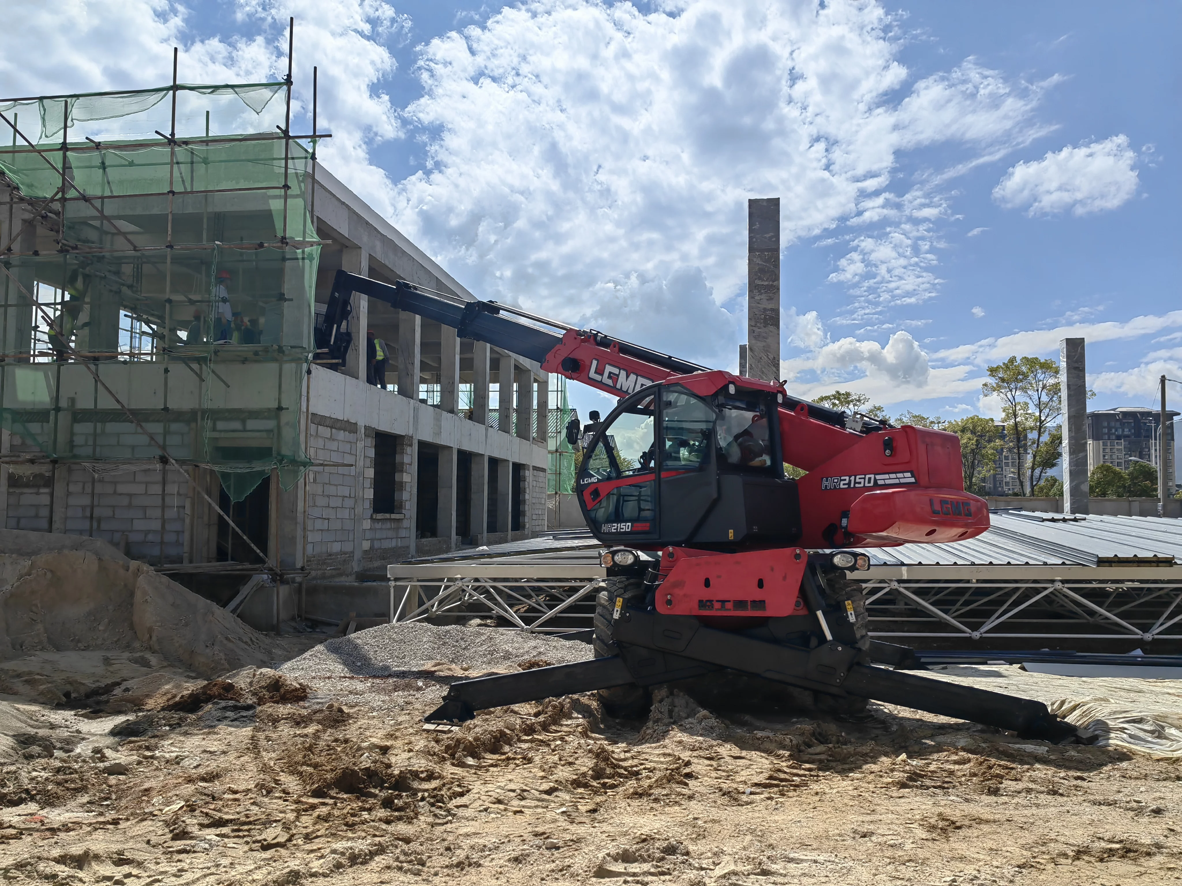 Телескопический погрузчик LGMG HR2150 (с люлькой)